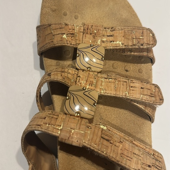 Vionic amber cork tan gold  arch support strappy open toes sandals Velcro straps - Picture 7 of 9